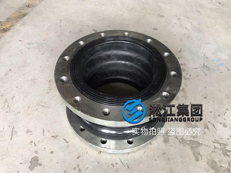 為鋼廠連鑄設(shè)備訂制的橡膠接頭準備裝機 為鋼廠連鑄設(shè)備訂制的橡膠接頭準備裝機