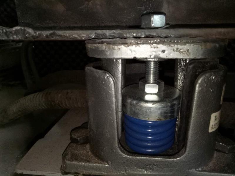 風(fēng)機安裝彈簧減震器后直接壓扁了怎么辦？