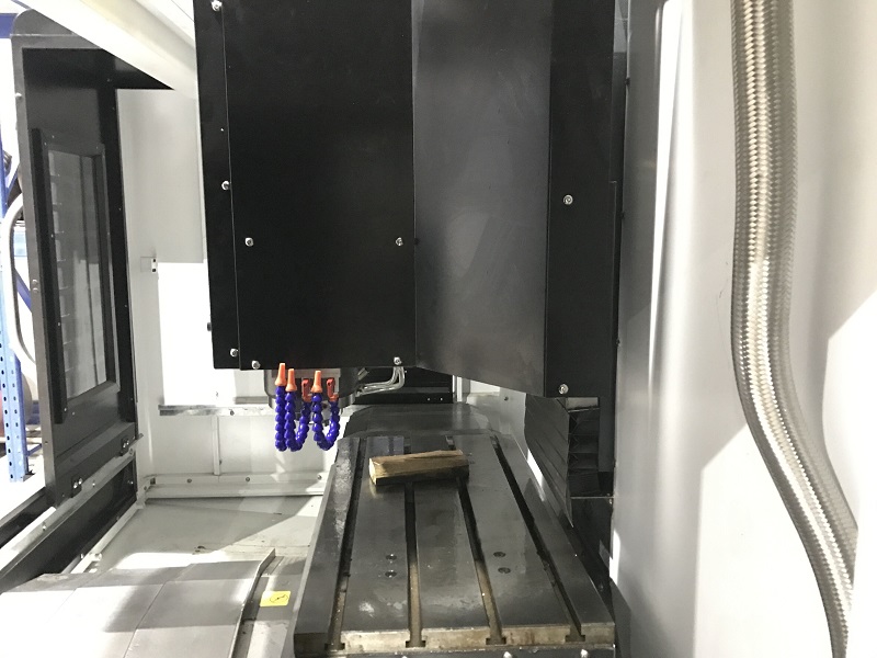 【設(shè)備】生產(chǎn)車間新增一臺三軸加工中心 【設(shè)備】生產(chǎn)車間新增一臺三軸加工中心